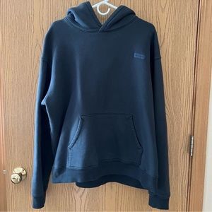 I’m looking for the same hoodie to buy! I need a size medium. In good condition.